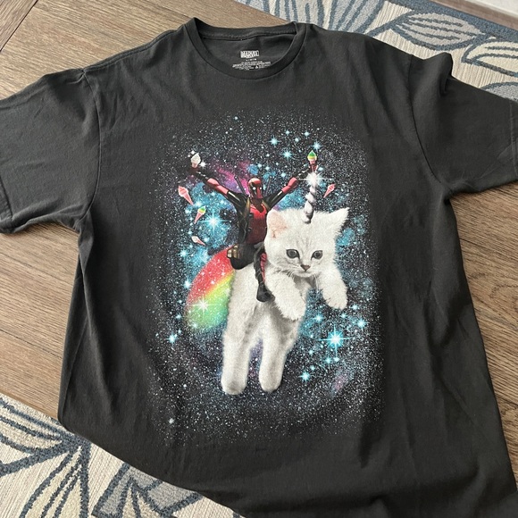 Marvel DeadPool Shirt - Picture 4 of 9